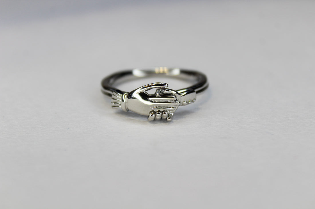Holda Ring (single piece with detachable hands)