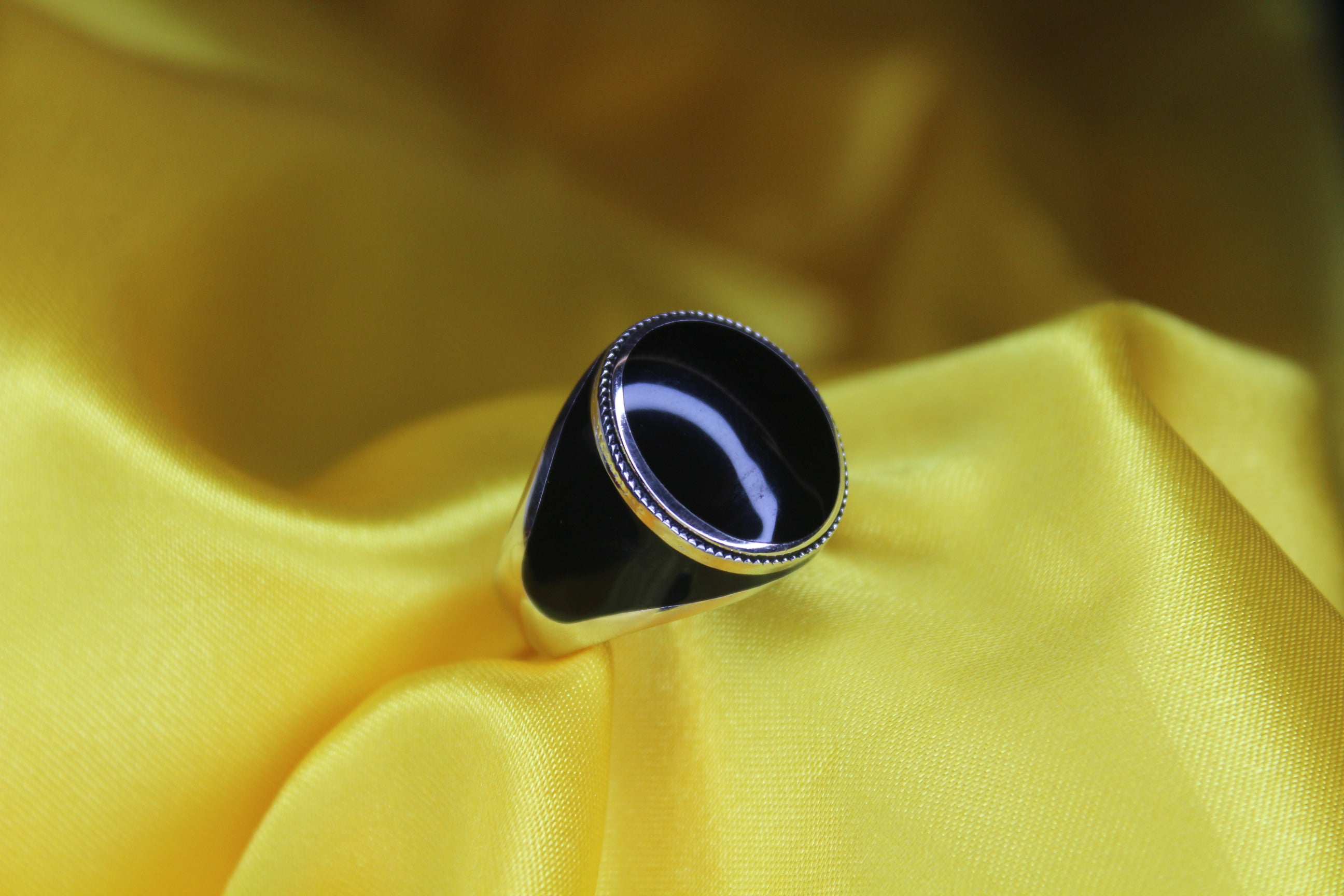 Onyx Oval Signet